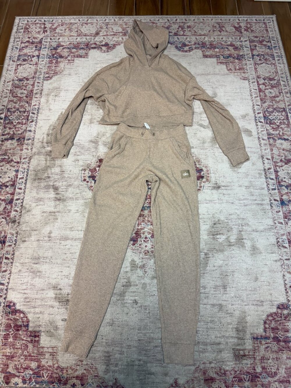 ALO Yoga Muse Hoodie and Sweatpants Set Gravel Heather Size XS In Great Shape!!